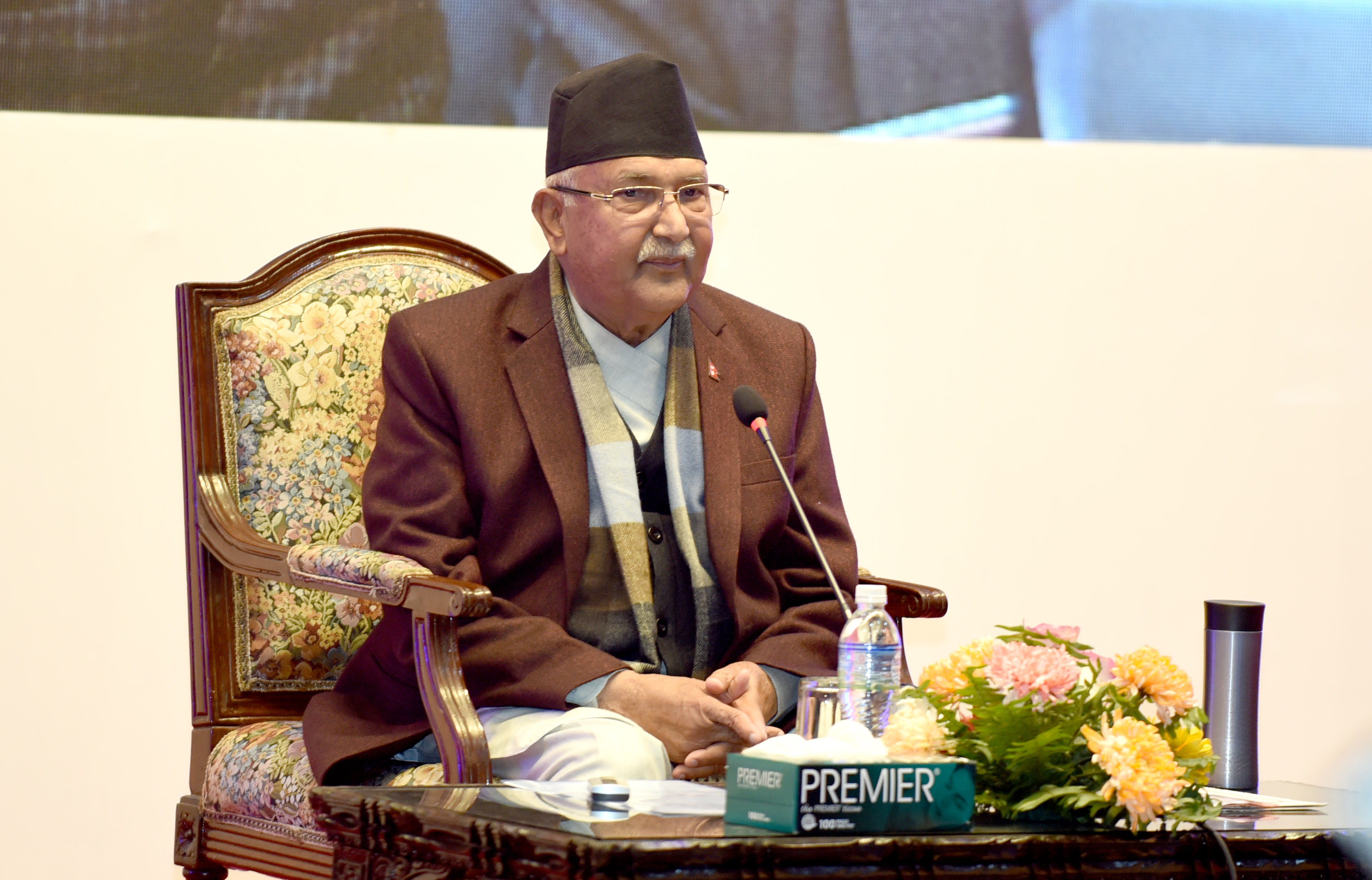 tell-me-in-case-of-any-difficulties-pm-oli-to-business-community