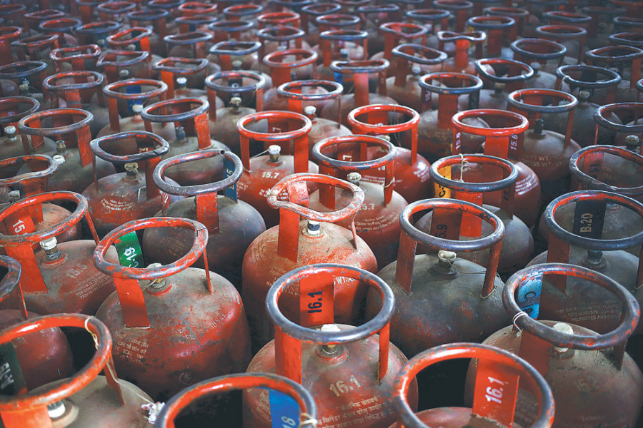 bottling-plants-begin-to-supply-half-filled-gas-cylinders