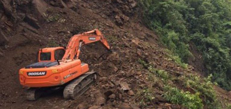 two-drivers-missing-after-tractor-tipper-buried