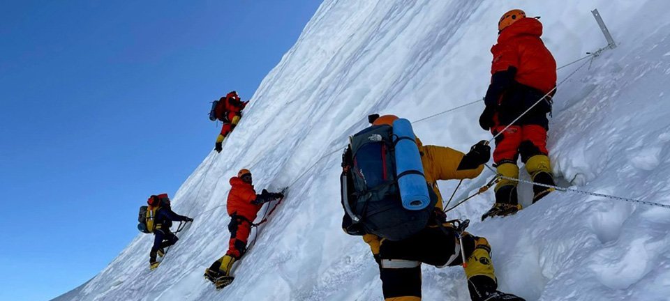 177-climbers-summit-mt-everest-in-a-single-day