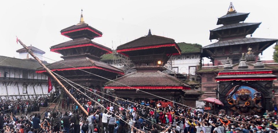 indra-jatra-begins-with-erection-of-lingo-at-basantapur-photo-feature