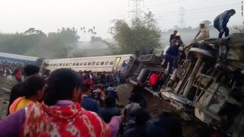 at-least-9-killed-after-train-derails-in-indias-west-bengal-state