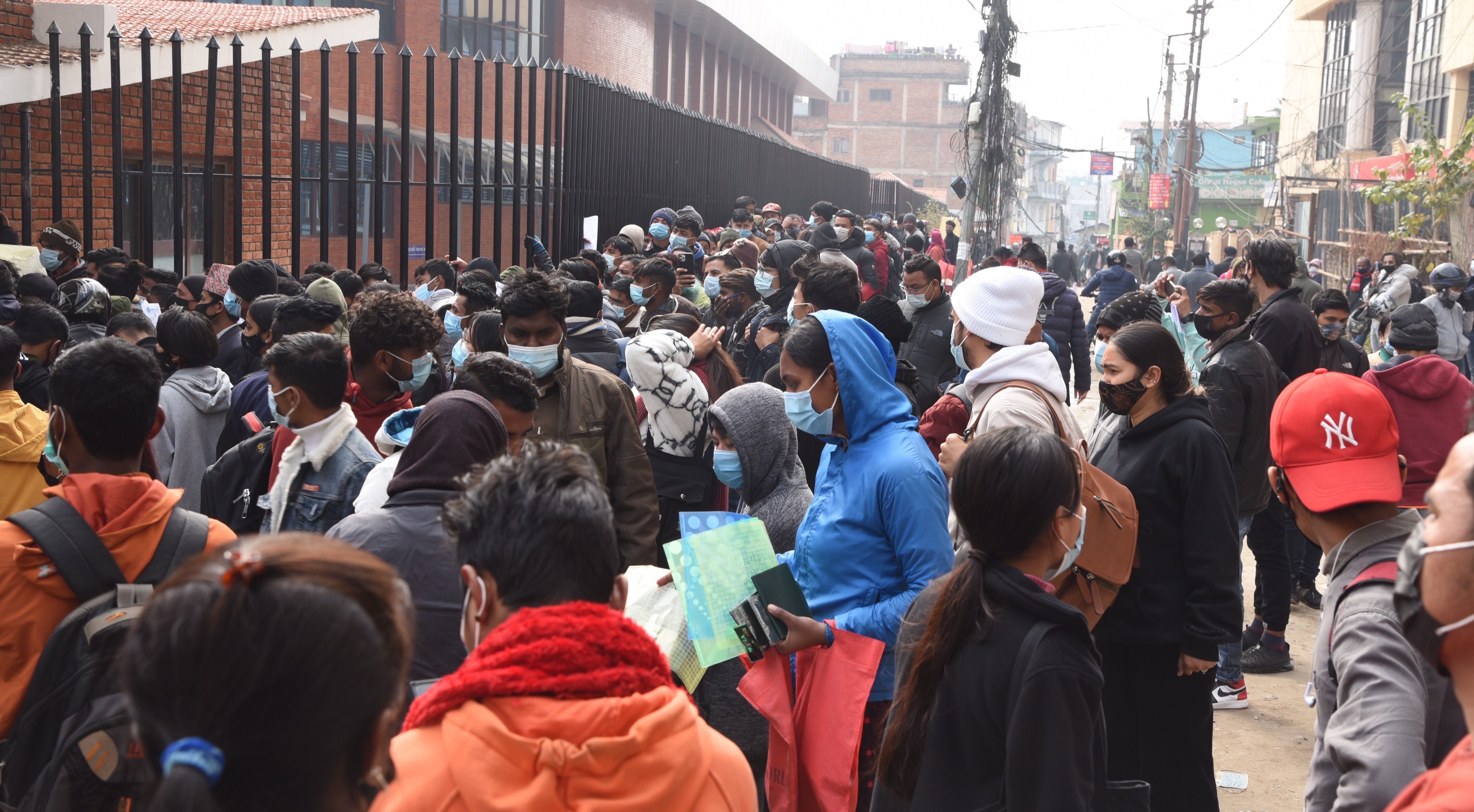 Influx of people at Department of Passport amid COVID restrictions (Photo Feature)