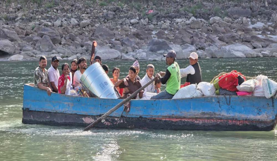 Jogbuda locals risk lives crossing Mahakali by boat