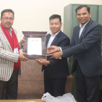 Encouraging women journalists to write on diplomatic issues stressed