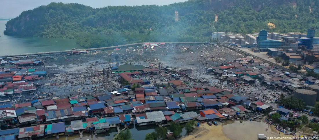 Malaysia: Fire in impoverished village destroys 1,000 homes