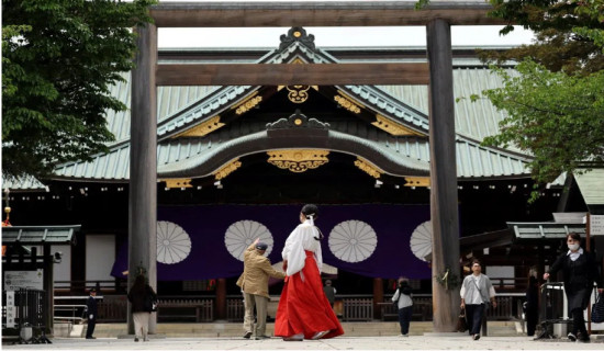 Japan PM's offering to Yasukuni war shrine draws ire