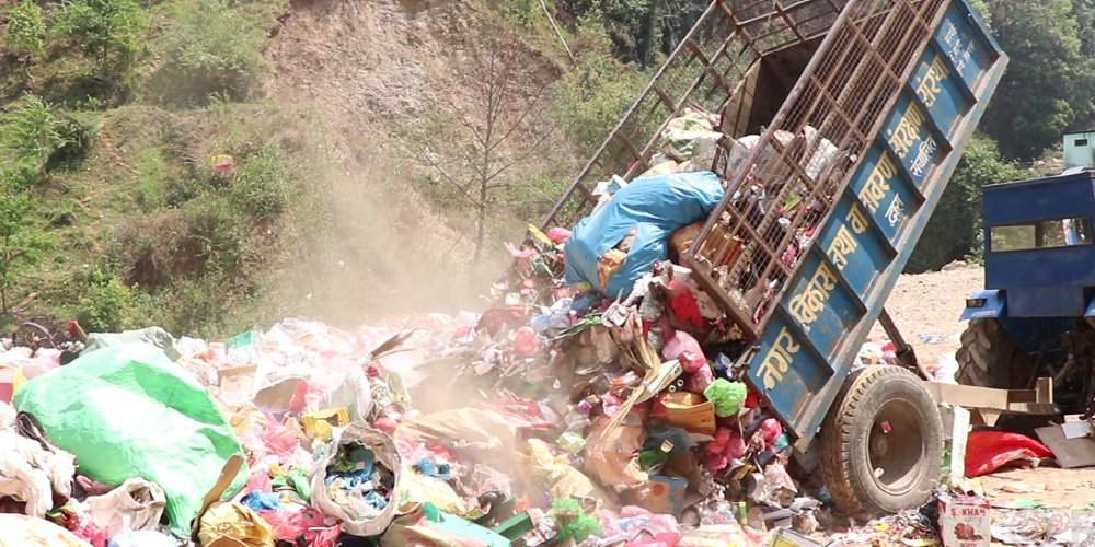 Good practice in waste management in Tamghas: Waste sold to 'waste bank'