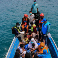 Rohingya refugee boat exodus surges by 90%: Save the Children
