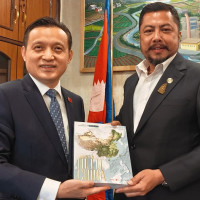 PM Prachanda calls for addressing health sectors' problems in a package