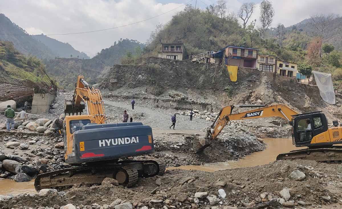 Vehicular movement halted on BP Highway after rain