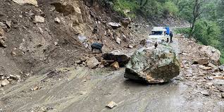 Dry landslide obstructs Karnali Corridor in Humla