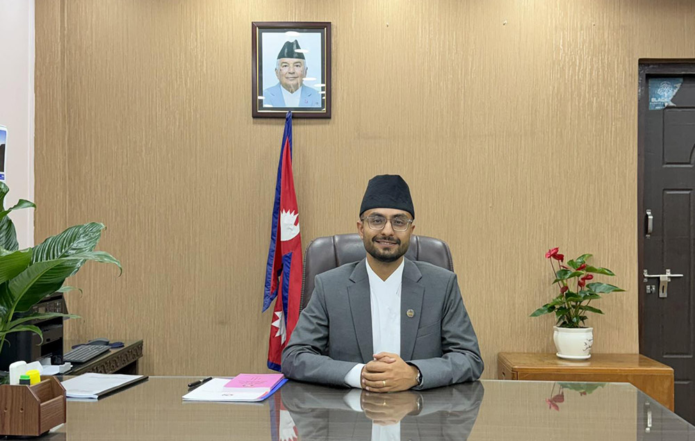 Ministry emphasizes politics-free education sector