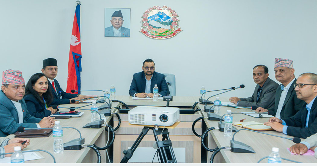 Constitution amendment task force to meet with former senior officials, administrative experts