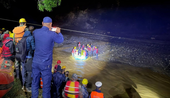 Passengers trapped in Roshi River flood rescued at night