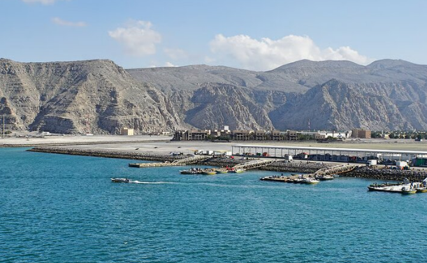 6 injured, 6 missing in U.S. attack on Iranian vessels near Omani port