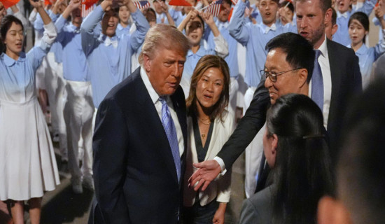 Trump offers platitudes while Xi warns of possible confrontation during China summit