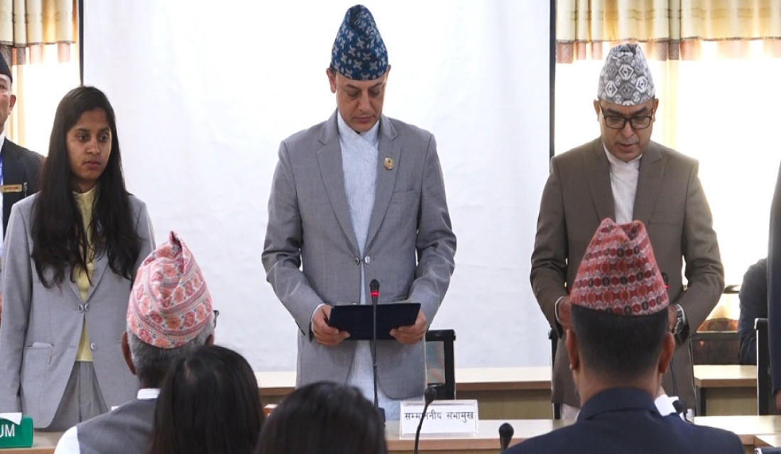 Newly appointed HoR Secretary takes oath
