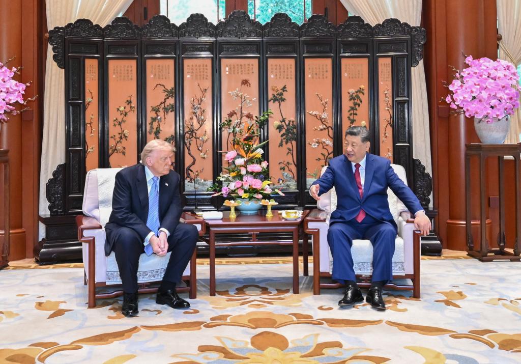 Xi, Trump have private meeting in Beijing