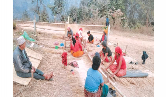Weaving gundri to preserve tradition