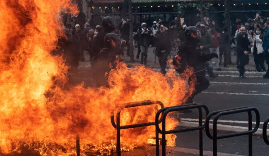 In pictures: Rubbish and fires in French protests