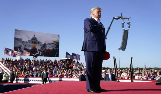 Trump, facing potential indictment, holds defiant Waco rally