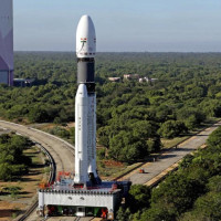 Indian rocket places 36 satellites into orbits