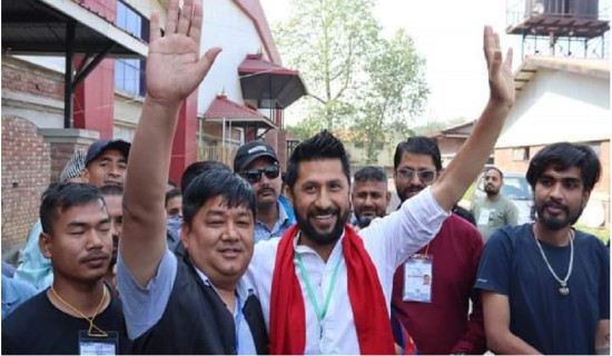 NC, UML Candidates congratulate Lamichhane on his win from Chitwan-2