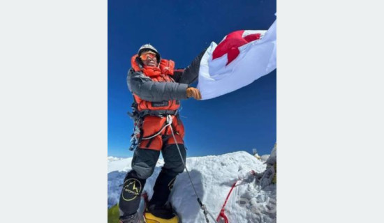 IFRC Secretary General congratulates climber Sherpa