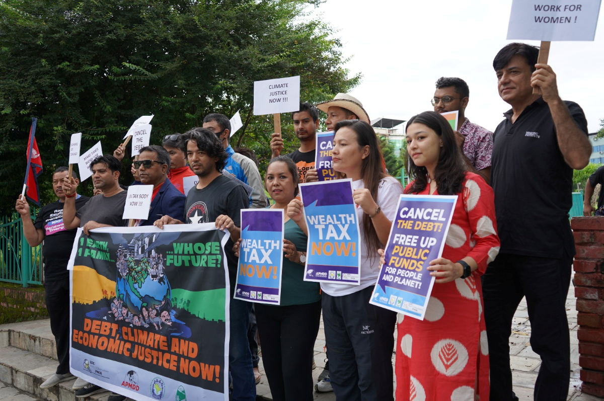 Climate campaigners demonstrate in Kathmandu ahead of G20 summit