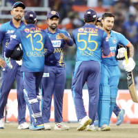 Kohli & Rahul tons help India thrash Pakistan