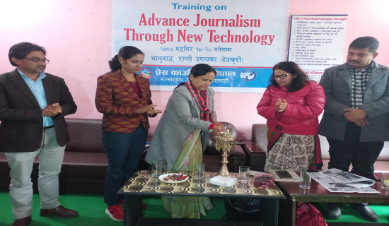 Minister for building enabling atmosphere for women journalists