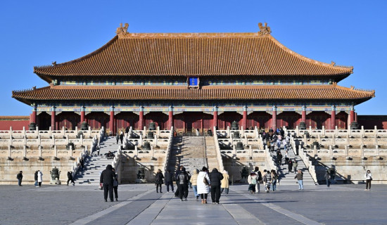 Europeans flock to China with visa-free access