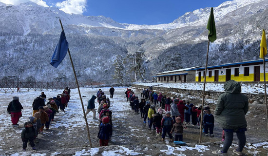 Manang schools reopen classes amid snowfall