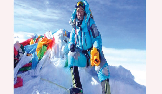 Record-holder climber Kamirita ascending Sagarmatha for the 29th time