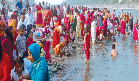 Chaiti Chhath concludes offering 'argha' to rising sun