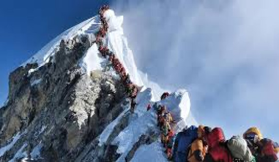 Ten Sherpa members scale Mt. Everest