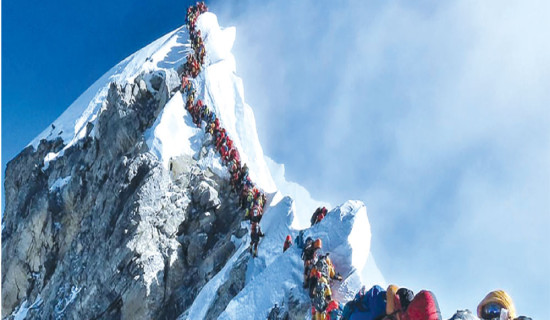 100 climbers scale Sagarmatha on Sunday