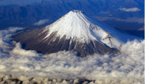 Climbing limits set on Mount Fuji to fight crowds and littering