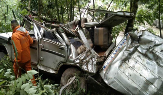 11 hurt in Ilam jeep plunge
