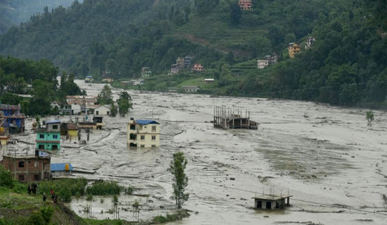 Flood displaces 24 houses in Makalu