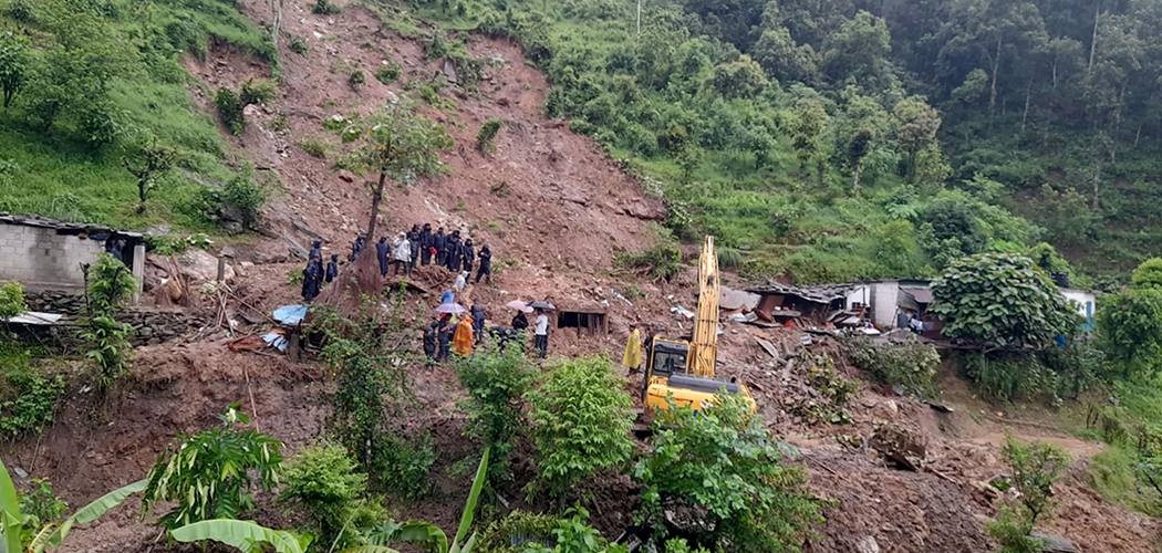 Landslide blocks Dharan-Dhankuta road