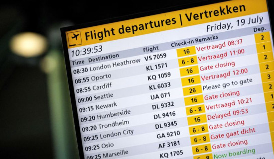 Planes grounded as mass worldwide IT outage hits airlines, media and banks