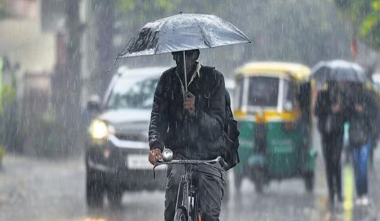 Rain lashes parts of Delhi, more showers expected