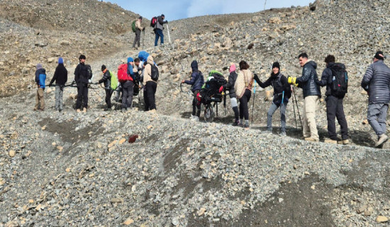 Handicapped trekkers trek Annapurna Circuit