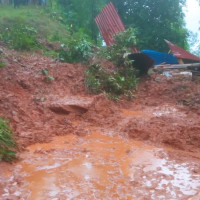 Landslip blocks Beshisahar-Chame roadway