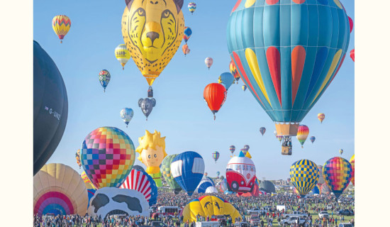 International fiesta fills New Mexico’s sky  with colorful hot air balloons