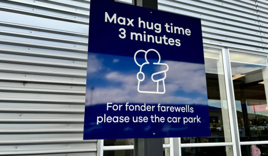 Airport introduces time limit on hugs