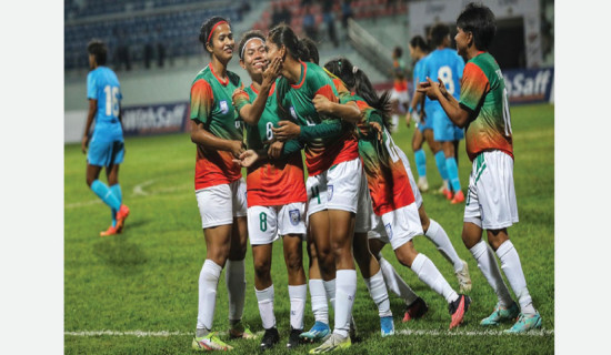 Defending champions Bangladesh  defeat five-time champions India