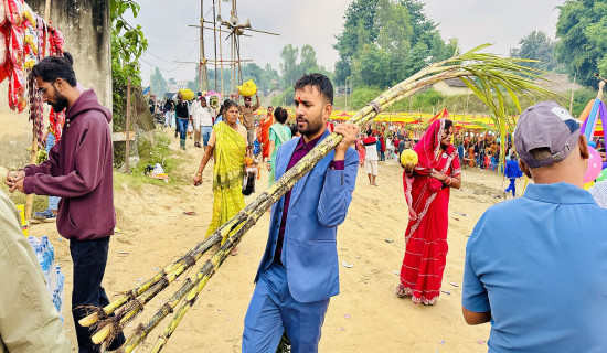 President Paudel congratulates first above-knee double amputee Everest summiteer Hari Buda Magar